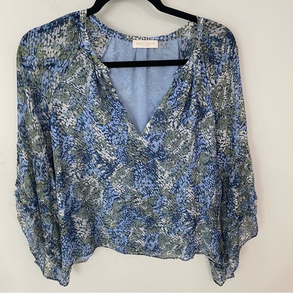 Ramy Brook Pennie 100% Silk Floral Kimono Sleeve Blouse Top size Medium Blue. 24 - Picture 2 of 9